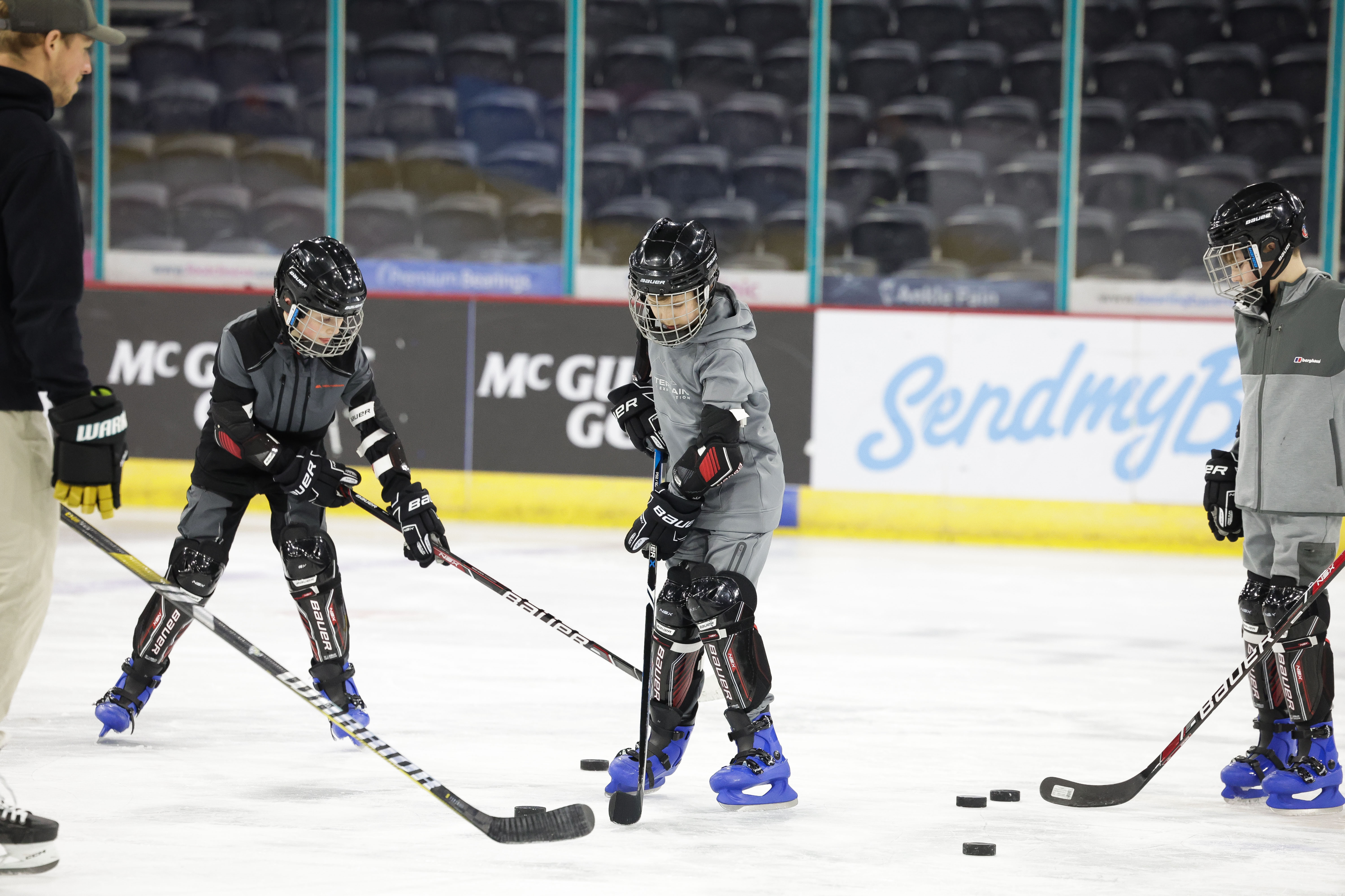 Line Change, participants on the ice