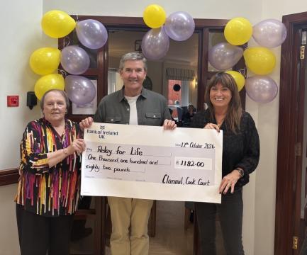 Daniel O'Donnell visits Cook Court